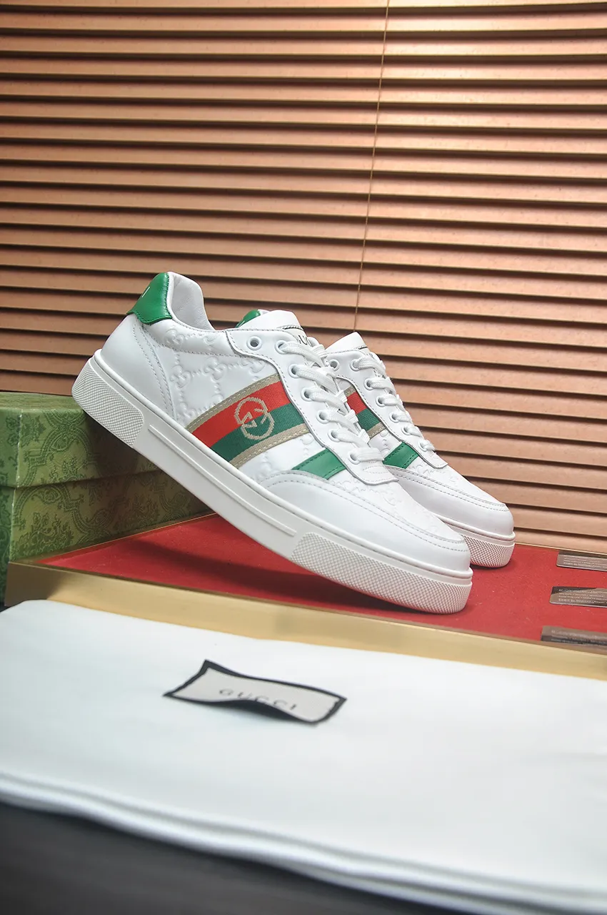 Men's shoes 💰480💶【GUCCI】1:1 men's sports shoes from the official website are now on the market. They are made of original silk cowhide + first-layer sheepskin lining, plus the original 1:1 comfortable outsole from the official website. Fashionable and versatile, super comfortable and breathable! Available in 2 colors: black, standard shoe size 38/45 (custom-made size 45 is non-refundable)